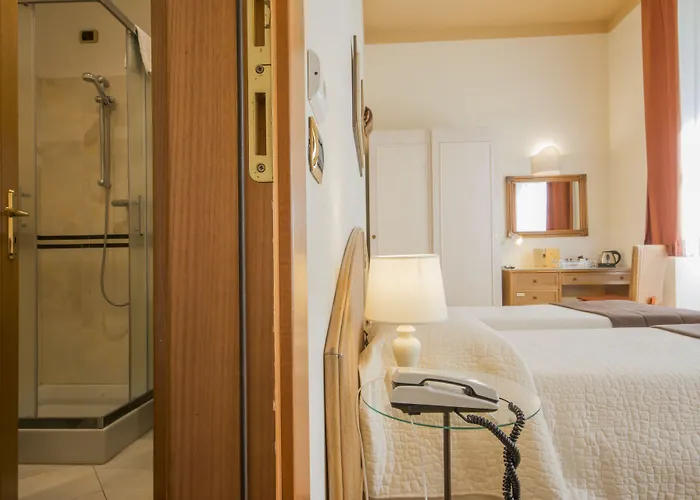 Piazza Paradiso Casa de hóspedes 4*