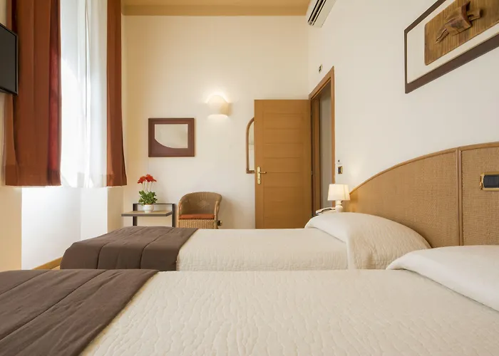 Piazza Paradiso 4* Siena