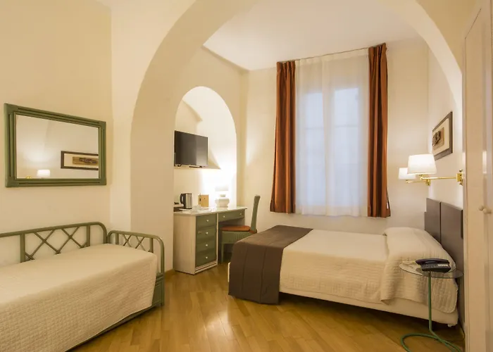 Piazza Paradiso 4* Siena