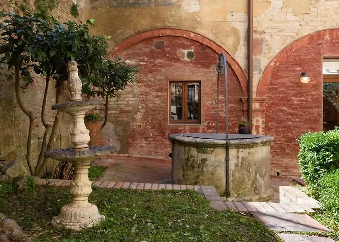 Piazza Paradiso Siena