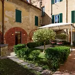 Piazza Paradiso Pensionat 4*