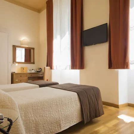 Piazza Paradiso 4* سيينا