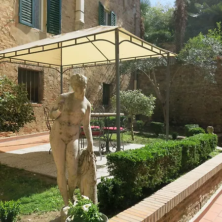 بيت ضيافة Piazza Paradiso سيينا