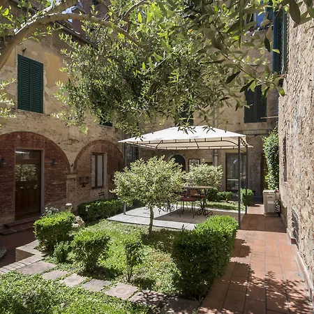 Piazza Paradiso Penzion 4*