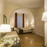 Piazza Paradiso 4*
