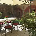 Piazza Paradiso Penzion