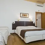 Piazza Paradiso 4* سيينا