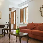 Piazza Paradiso 4*