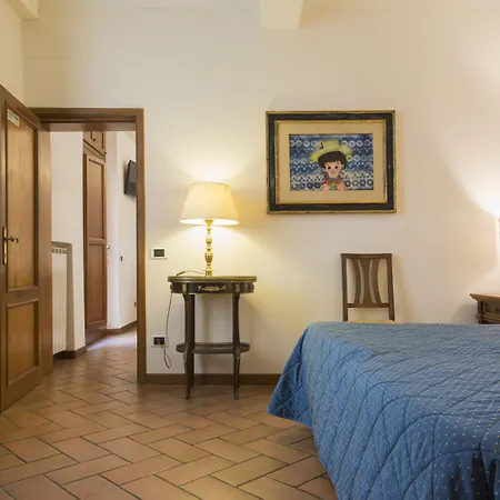 Vendégház Piazza Paradiso 4*