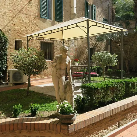 Piazza Paradiso Penzion 4*