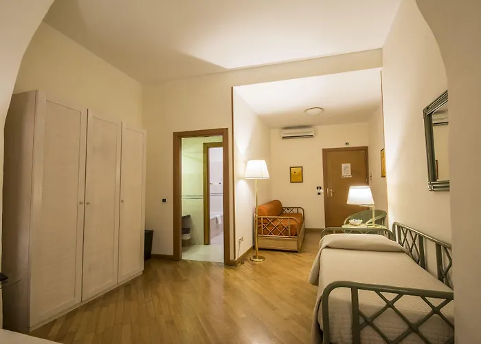 Piazza Paradiso 4*