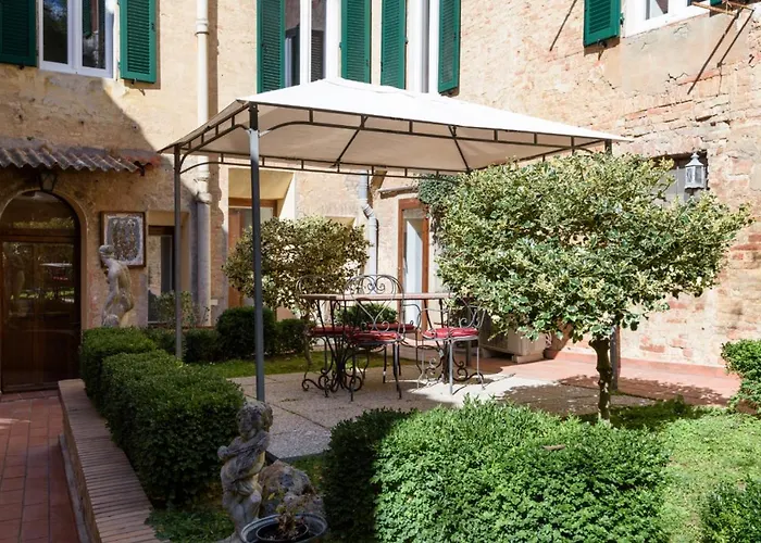 Piazza Paradiso