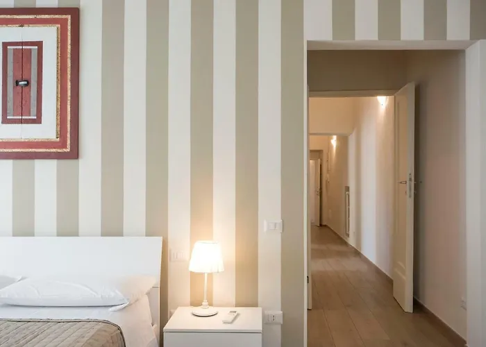 Piazza Paradiso 4*